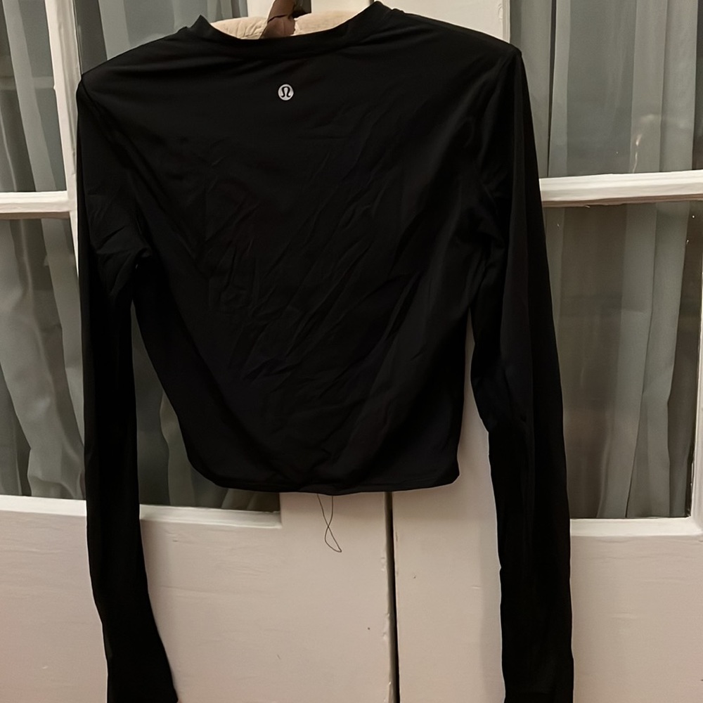 Lululemon tight cropped long sleeve size 6 - Picture 2 of 5